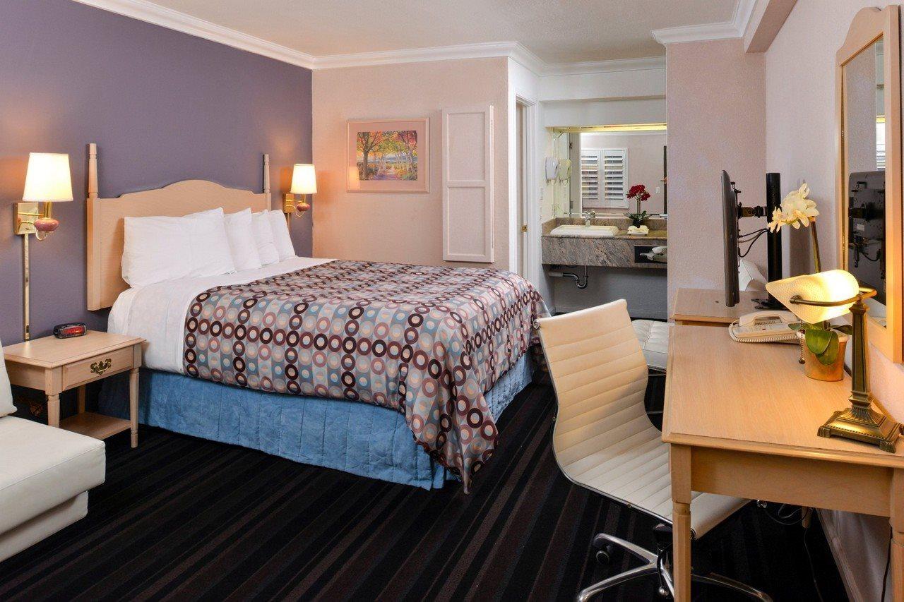 Napa Valley Hotel & Suites Exterior photo